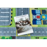 Kab. BAMBINO 9028 mosható szőnyeg Város, utcák gyerekeknek csúszásgátló - zöld / szürke 80x150 cm