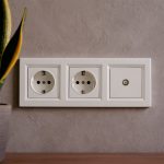 Nova III kettő dugalj TV csatlakozóval fehér kerettel