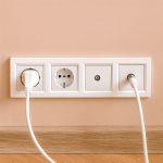 Nova IV kettő dugalj kettő TV csatlakozóval fehér kerettel