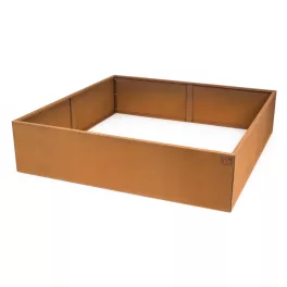 G21 Corten magaságyás, 132 × 32 × 132 cm.