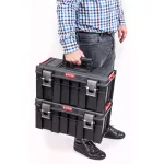 Szerszámosdoboz, Qbrick Patrol System Pro 500 Basic, 45 x 26 x 24 cm, fekete, 14 l, víz- és porálló, poliamid csatlakozók, vágórúd a fedélben, mély tálca