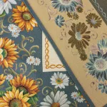 Napraforgó és margaréta mintás gobelin asztalterítő Natúr/sötétkék 140x180 cm +/- 5%