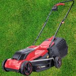 Akkumulátoros fűnyíró, Worcraft CLM-S20LiB ShareSYS, fekete/piros, vágásszélesség: 32 cm, 20 V Li-Ion, 3500 fordulat/perc, 30 l gyűjtőkosár, akkumulátor és töltő nélkül