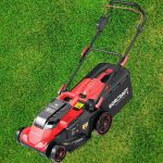 Akkumulátoros fűnyíró, Worcraft CLM-S40LiBL ShareSYS, fekete/piros, vágásszélesség: 43 cm, 2 × 20 V Li-Ion, 3300 fordulat/perc, 45 l gyűjtőkosár, akkumulátor és töltő nélkül