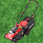 Akkumulátoros fűnyíró, Worcraft CLM-S40LiBL ShareSYS, fekete/piros, vágásszélesség: 43 cm, 2 × 20 V Li-Ion, 3300 fordulat/perc, 45 l gyűjtőkosár, akkumulátor és töltő nélkül