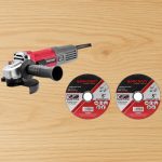 Elektromos sarokcsiszoló, Worcraft AG08-115P, piros/szürke, 115 mm, 710 W, 12 000 fordulat/perc, 230 V, 2 db koronggal