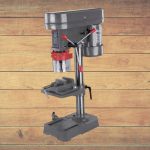 Állványos fúrógép, Worcraft DP03-13, ezüst, 350 W, 13 mm tokmány, 5 sebesség, 580–2650 fordulat/perc, satupaddal, 160 x 160 mm fúróasztal