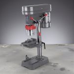 Állványos fúrógép, Worcraft DP03-13, ezüst, 350 W, 13 mm tokmány, 5 sebesség, 580–2650 fordulat/perc, satupaddal, 160 x 160 mm fúróasztal