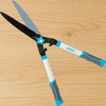 Sövényvágó olló, Aquacraft 371213, fehér/fekete, 71 cm, alumínium nyél, hullámos acél penge, teleszkópos