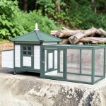 Tyúkól, Strend Pro Garden, 1,96 × 0,765 × 0,98 m, fából készült, dróthálós kifutóval, nyitható tetővel, fészekhellyel, rámpával, zárható ajtókkal