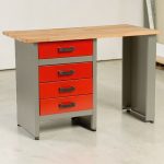 Munkaasztal, szürke/piros, 121,5 x 61,5 x 80 cm, acéllemez, 4 fiók, golyóscsapágyas fióksínek, állítható lábak, 350 kg/m2 teherbírás