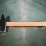 Lakatoskalapács, Zbirovia 28, fekete, 2000 g, fa nyél, acél fej, lapos/hegyes