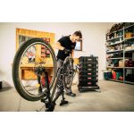 Gurulós szerszámtartó, Qbrick Patrol System Two Platform Transport, 59,5 × 39,5 × 17,5 cm, fekete, fékes kerekek, 100 kg teherbírás