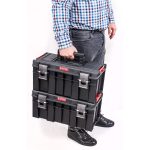 Szerszámosdoboz, Qbrick Patrol System Pro 500 Basic, 45 x 26 x 24 cm, fekete, 14 l, víz- és porálló, poliamid csatlakozók, vágórúd a fedélben, mély tálca