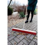 Útseprű, Strend Pro InDust, 80 cm, nyéllel, kültéri burkolathoz, felületkímélő, járdához, térkőhöz