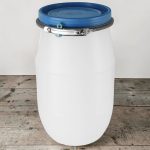 Élelmiszeripari hordó, Strend Pro Garden Pannon Fermet, fehér/kék, 60 l, nyílás átmérő: 32,5 cm, abroncsos fedél, HDPE műanyag