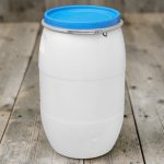 Élelmiszeripari hordó, Strend Pro Garden Pannon Fermet, fehér/világoskék, 120 l, nyílás átmérő: 39,5 cm, abroncsos fedél, HDPE műanyag