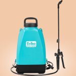 Akkumulátoros permetező, Evika EJ80S, 8 l, kék, 10,8 V, Li-Ion, vízálló kapcsoló, rozsdamentes fém rúd, beépített rúdtartó, háti hevederes