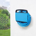 Fali tömlődob, Aquacraft 990272 Deluxe, kék/fekete, tömlő nélkül, maximum 30 m 1/2″ tömlőhöz, szekrénnyel, tartozéktárolóval, falra szerelhető