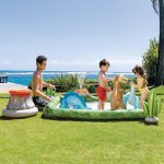 INTEX Jurassic Adventure Play Center felfújható vízicentrum, élménymedence, 201 × 201 × 36 cm (56132)