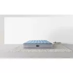 Felfújható vendégágy, Intex Queen Dura-Beam középmagas komfort matrac, 152 x 203 x 36 cm, világoskék, kétszemélyes, szálas belső szerkezettel, puha felülettel, beépített USB-s elektromos pumpával (64159)