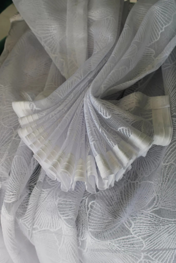 TRD. Kész függöny Amelia fehér Leveles mintás 500x250cm